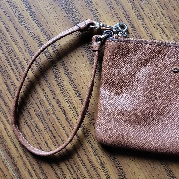 Coach Wristlet - Picture 4 of 17